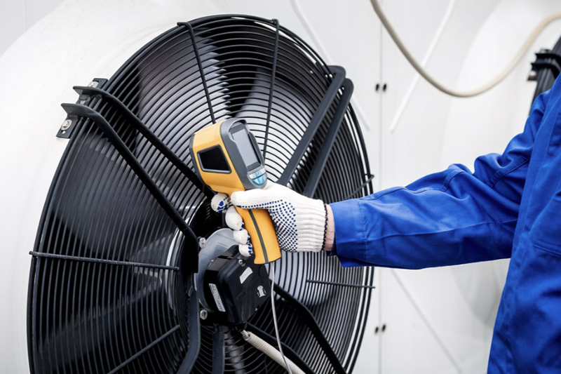 Some faults occurring in the outer-rotor air conditioning fan